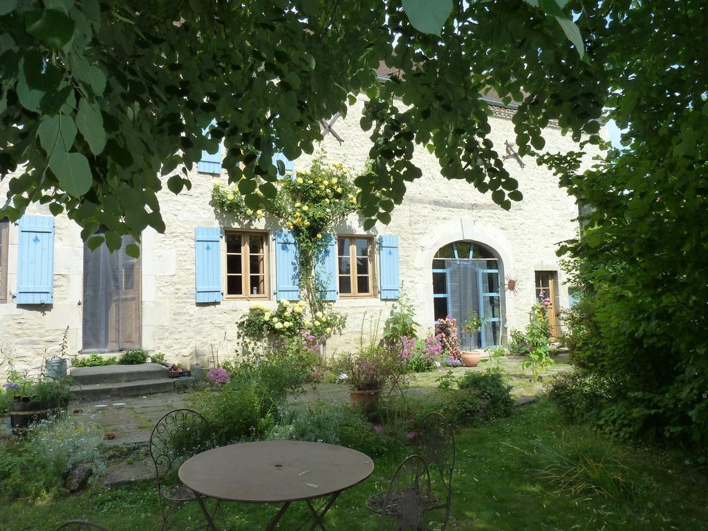 Bed and Breakfast Le vieux vélo à Chaptuzat Extérieur photo