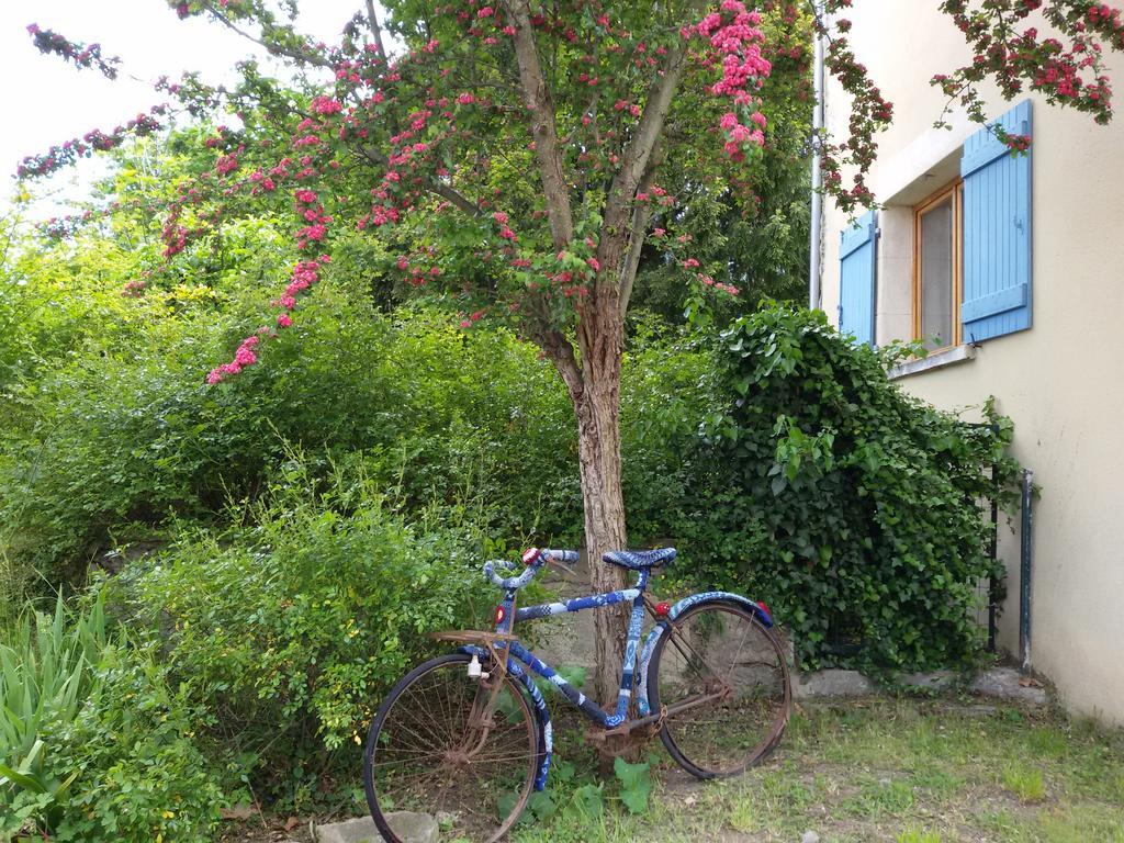 Bed and Breakfast Le vieux vélo à Chaptuzat Extérieur photo