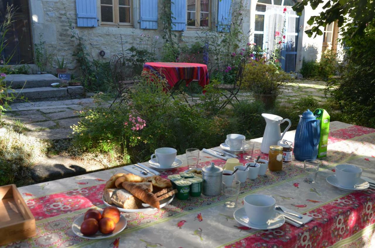 Bed and Breakfast Le vieux vélo à Chaptuzat Extérieur photo