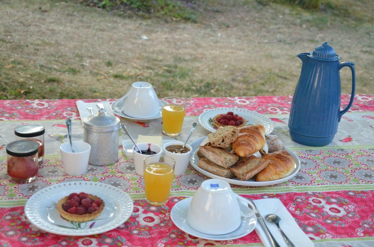 Bed and Breakfast Le vieux vélo à Chaptuzat Extérieur photo