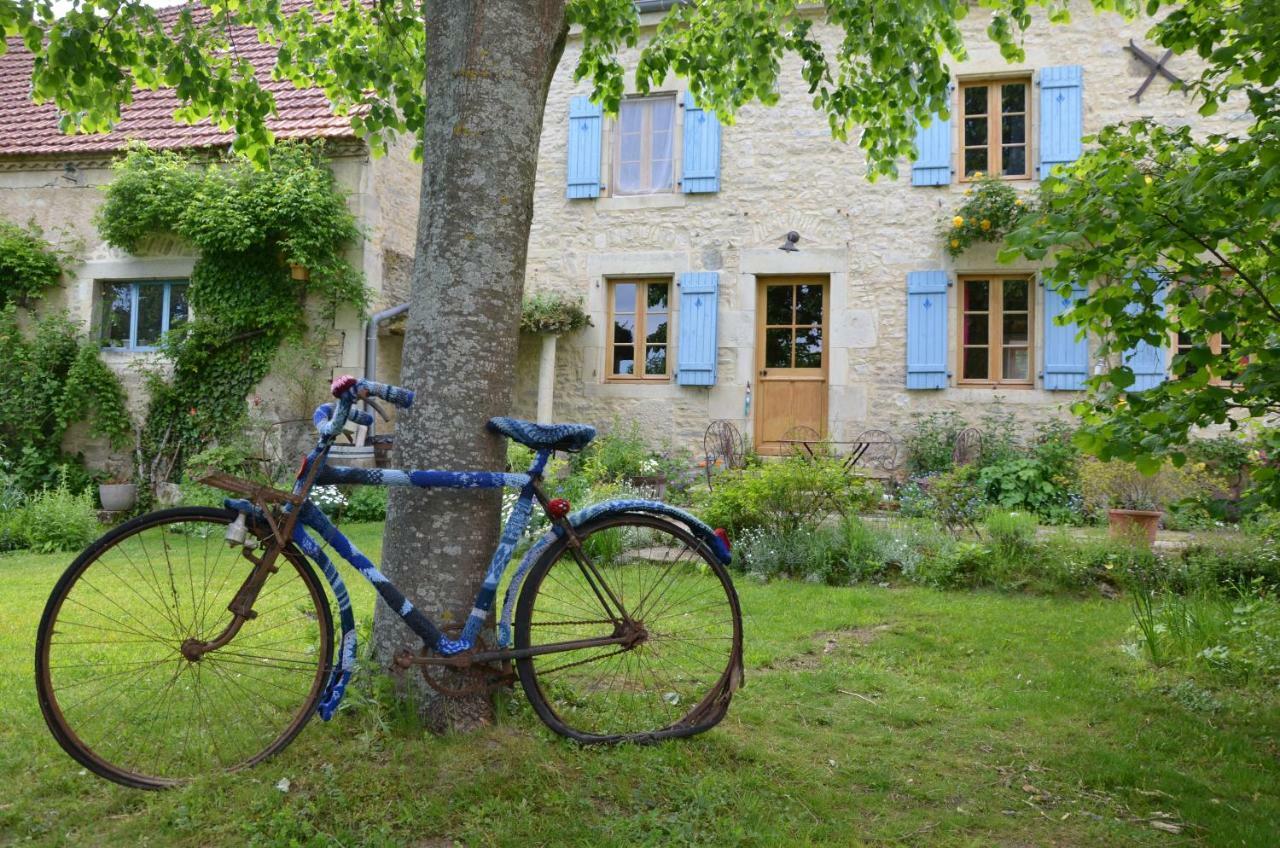 Bed and Breakfast Le vieux vélo à Chaptuzat Extérieur photo