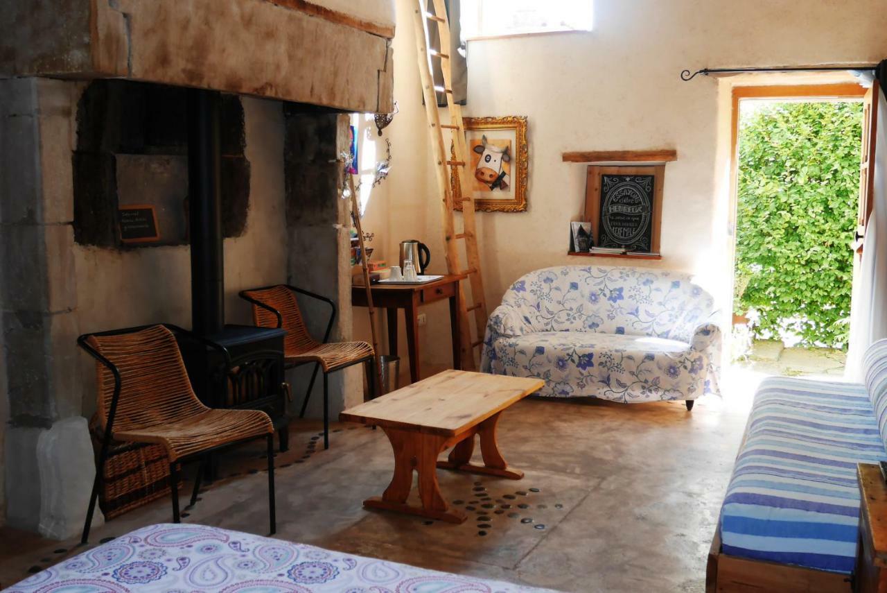 Bed and Breakfast Le vieux vélo à Chaptuzat Extérieur photo